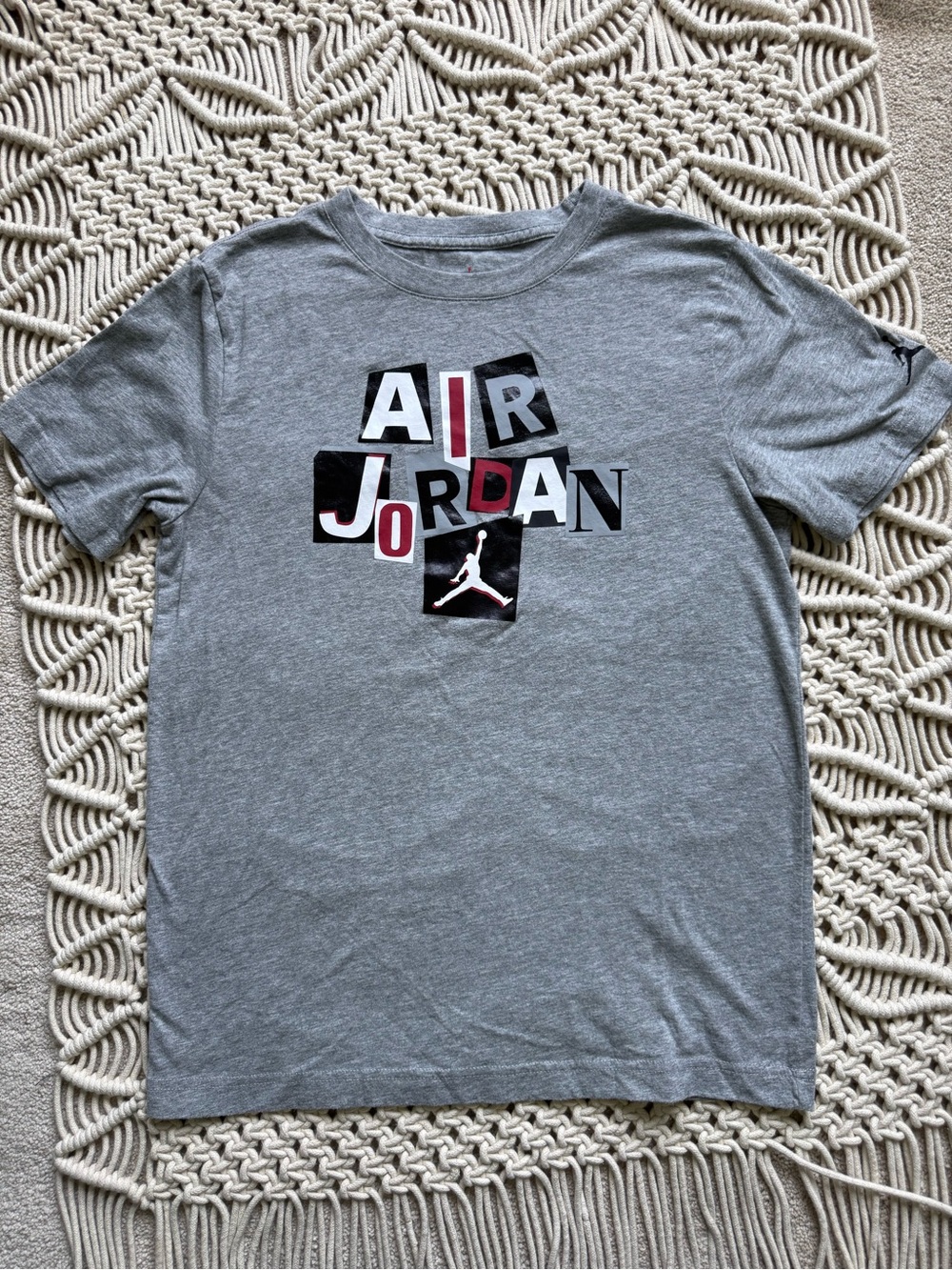 Jordan Air Jordan Graphic T-Shirt Youth XL 12-13Y Gray Red Black Jumpman